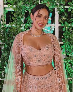 Anushka Ranjan, Bridesmaids Looks, Anita Dongre Lehenga, Aditya Seal, Vaani Kapoor, Bridesmaid Outfits, Athiya Shetty, Mehendi Outfit, Mumbai Wedding