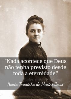 a woman sitting down with a quote on her face and the caption reads,'nadda accontee que deus nao tena previsso se devs