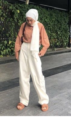 Wide Trousers Outfit, Modest Summer Fits, Summer Cloth, Modest Hijab, Carpet Outfits, Trousers Outfit, Summer Fashion Casual