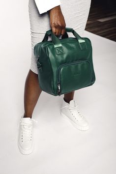 Casual Green Tote Lunch Bag, Green Functional Lunch Bag For Travel, Luxury Lunch Bags, Green Rectangular Lunch Bag For Outdoor, Large Capacity Green Lunch Bag, Large Rectangular Green Lunch Bag, Leather Lunch Bag, Vegan Leather Tote, Elegant Bags