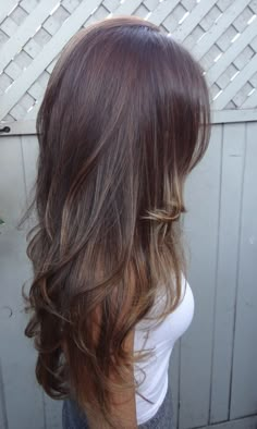 long layers. Subtle highlights. Hmmmmm! #hair #beauty #hairstyles | thebeautyspotqld.com.au Sanggul Modern, Bohol, Long Wavy Hair, Long Hair Girl, Great Hair