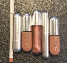 Rem Beauty Lip Oil, Lip Products Aesthetic, Ariana Grande Rem Beauty, Stylist Logo, Products Aesthetic, Makeup Clean, Classy Lifestyle, Cute Nail Polish