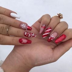 Winter Nail Art Designs, Holiday Image, Classy Nail Art Ideas, Holiday Manicure, Classy Nail, Red Christmas Nails, Nail Colors Winter, Nails Easy