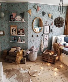 a child's bedroom decorated in pastel colors