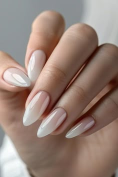 Brace yourself for a nail art revolution that combines the timeless elegance of the French manicure with the mesmerizing allure of ombre! Frombre, the latest trend taking the beauty world by storm, is a match Nails Inspiration New Year, Bridal French Nails, Wedding Nails French Tip, French Nails With Chrome, Ombre French Manicure, French Manicure Ombre, French Wedding Nails, French Fade Nails, Ombre French Nails