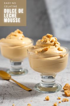 Two portions of dulce de leche mousse in parfait glasses. Rice Pudding With Condensed Milk, Pudding With Condensed Milk, Mousse Recipes Easy, Caramel Dessert, Caramel Cake Recipe, Cream Cheese Recipe, Desserts For Two