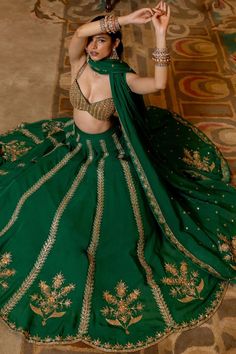 Bridal Lehenga #usa , Maharani Designer Boutique, Contact us: +91-7626902441 ( Whatsapp Available ) #lehenga #lehengacholi #lehengablouse #lehengasaree  #partywear  #partyoutfit #embroidery #usa #canada #trendy #trending #trending  #trendingnow  #maharanidesignerboutique #boutique #boutiqueshopping  #boutiquefashion