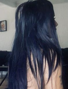 Dark Hair Color Ideas No Bleach, Black Hair Dye Inspiration, Brown Blue Hair Color, Dark Hair With Undertones, Blueish Brown Hair, Dark Colored Hair Ideas, Super Dark Blue Hair, Dark Blue Tips Hair, Dark Cool Toned Hair