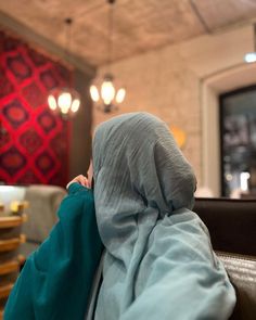 Estilo Hijab, Beautiful Butterfly Photography, Hijab Aesthetic, Hijabi Aesthetic, Profile Pictures Instagram, Best Poses For Pictures, Muslimah Aesthetic, Insta Profile Pic, Simple Pakistani Dresses