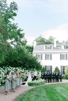 Unique Ceremony Setup with Low Florals Moody Wedding Pictures, Wedding Design Ideas, Photography Camp, Maine Wedding Venues, Garden Weddings Ceremony, East Coast Wedding, New England Wedding, Historic Wedding