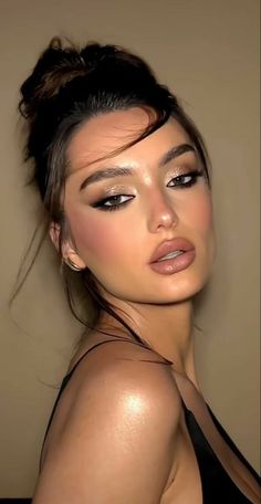 Classy Makeup, Prom Eye Makeup, Fest Outfits, Formal Makeup, Video Tiktok