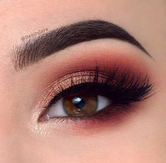 Rose gold perfection!  @denitslava#MakeupTip Your neck is better at matching foundation than your face.#Makeuplovers #rosegold #smokiness #smokeyeye Eye Makeup Red Dress, Make Up Gold, Red Eye Makeup, Bluish Green Eyes, Red Eyeshadow, Red Makeup