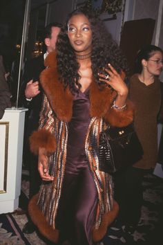 Naomi Campbell Style, Hairstyles Bangs, Women Models, Models Off Duty Style, 1990s Fashion, Naomi Campbell, Moda Vintage