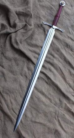 Longsword Fantasy Art Swords, Longsword Art, Longsword Fantasy, Longsword Design, Medieval Longsword, Armadura Cosplay, Medieval Swords, Tactical Swords, Swords Medieval