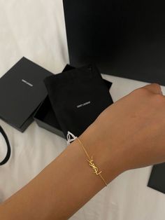 Expensive Jewelry Luxury, Wrist Jewelry, Luxe Jewelry, Jewelry Accessories Ideas, Jewelry Fashion Trends, Girly Accessories, Classy Jewelry, Jewelry Essentials, Expensive Jewelry