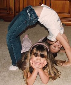 Maddie Ziegler And Kenzie Ziegler, Aldc Memes, Maddie Ziegler And Mackenzie, Maddie And Kenzie Ziegler, Mackenzie And Maddie, Maddie And Mackenzie Ziegler, Mackenzie Ziegler Dance Moms, Aldc Rares, Ziegler Sisters