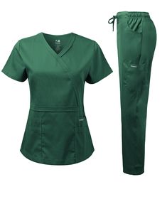 Scrubs Design For Women, Scrub Sets For Women, Scrub Designs Medical, Scrub Uniform Ideas, Green Scrubs Outfit, Emerald Green Office, Scrub Designs, Scrub Suit Design, Tailoring Diy