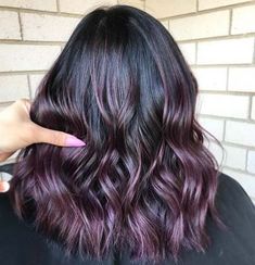 Galaxy Wigs, Dark Purple Highlights, Winter Hair Color Trends, Winter Hair Color Ideas, Purple Highlights, Lavender Hair, Winter Hair