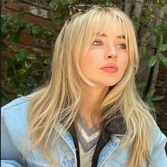 Sabrina Carpenter Bangs Curtain, Blonde Hair With Bangs, Bangs With Medium Hair, Hairstyles For Layered Hair, Blonde Hair Inspiration, Haircuts Straight Hair, Zooey Deschanel