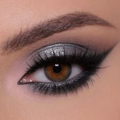 Black And Gray Eye Makeup, Black And Silver Make Up Looks, Black And White Smokey Eye Makeup, Black N Silver Makeup, White And Black Smokey Eye, Makeup To Go With Silver Dress, Makeup For Black Glitter Dress, Black Sparkly Smokey Eye, Smoky Gray Eye Makeup