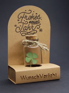 🍀 DESCRIPTION Give the gift of magical wishes This enchanting lucky charm consists of a REAL 4-leaf clover in a glass bottle. The display packaging is decorated with a beautiful design and is therefore ready to give as a gift. 🍀 OCCASION Whether for your acquaintances, friends or loved ones, With this gift you can give everyone some happiness for the New Year. 🍀 THE CLOVER This is a REAL 4 LEAF CLOVER! Dried and pressed in a glass bottle, it lasts forever. 🍀 GIFT WRAPPING Made of high qualit Happy New Year Design, 4 Leaf Clover, 4 Leaves, Unique Packaging, Leaf Clover, Four Leaf Clover, Lucky Charm, Bridesmaids Gifts, Clover Leaf