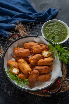 Paneer pakora is a deep-fried Indian snack made using paneer (Indian cottage cheese, Indian spices, and chickpea flour. It is crispy and crunchy from the outside and soft on the inside. Learn to make the best paneer pakoda using my simple and easy recipe. I have also included a few variations, tips, and tricks in the post. Read along! Paneer Pakoda, Paneer Pakora, Tandoori Paneer, Pakora Recipe, Pakora Recipes, Appetizer Dishes, Tastemade Recipes, Gram Flour, Fritter Recipes