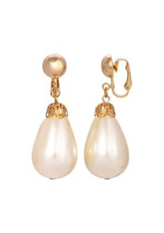 Classic and versatile, these faux pearl clip on earrings are perfect for dinners, weddings, or simply dress up your everyday casual outfit. | 1928 Jewelry Gold-tone Faux Pearl Drop Clip Earrings, White Chic Fashionista, Simply Dress, Everyday Casual Outfits, 1928 Jewelry, Vintage Inspired Jewelry, Cameo Jewelry, Gold Dipped, Luxe Gifts, Clip Earrings