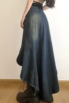 Denim Skirt Outfits, Rock Outfit, Denim Midi Dress, Distressed Denim Skirt, Denim Chic, Denim Skirt Women, Long Skirts For Women, Style Maxi Dress, Skirt Outfits