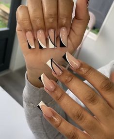 Simple Mom Nail Designs, Nail Designs Square Medium, Line Art On Nails, Coffin Nail Art Designs, Coffin Nail Art, Nail Art For Short Nails, Art For Short Nails, Ballerina Acrylic Nails, Nail Art Easy