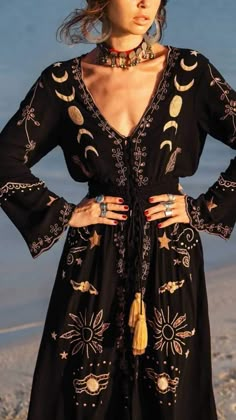 Bohemian Diesel, Sleeve Silhouette, Mode Hippie, Black Print Dress, Mode Boho, Fashion Bohemian, Vestidos Vintage, Vacation Dresses, Western Dresses