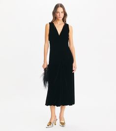 V-Neck Velvet Dress: Women's Designer Dresses | Tory Burch Ladies Dress Design, Velvet Dress, Designer Outfits Woman, Designing Women, Designer Shoes, Tory Burch, Designer Dresses, Designer Clothing, Velvet