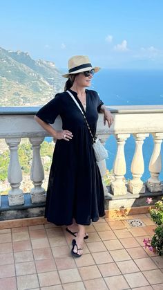 It’s been the trip of a life time here in Italy with my family celebrating my birthday! I have worn this flowy maxi dress from @anthropologie on repeat…it’s so comfortable! Winter Travel Outfit