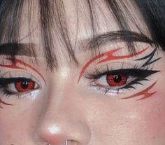 Red Eyeliner Looks, Red Graphic Liner, Fun Eyeliner, Eyeliner Graphic, Devil Makeup, Funky Makeup, Red Eyeliner, Girly Makeup, Makeup Drawing