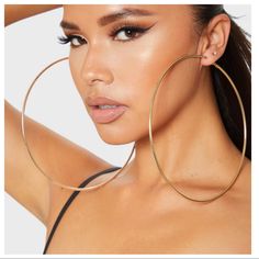 Chic Oversized Gold Hoop Earrings 90’s Chic Oversized Boho Hoop Earrings Available In 3 Sizes Gold Hoop Earrings Outfit, Order Earrings, Wood Hoop Earrings, Oversized Hoop Earrings, Large Silver Hoop Earrings, Boho Hoop Earrings, Creole Earrings, Expensive Jewelry Luxury, Trending Necklaces