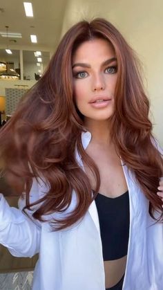 Spain Hair Color, Chestnut Red Balayage, Cowgirl Copper Hair With Money Piece, Autum Hair Color Ideas, Dark Brown Red Hair Auburn, Muted Red Hair, Cool Tone Red Hair, Subtle Red Hair