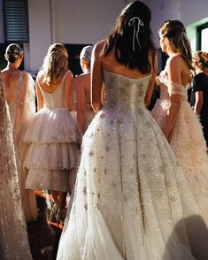 Cotoure Wedding Dresses, Nutcracker Outfit Ideas, Runway Dresses Couture, 2018 Aesthetic, Runway Bridal, Lei Lei, Paolo Sebastian, Sparkly Wedding Dress, Sparkly Wedding