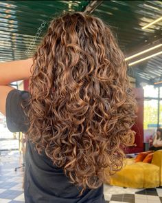 Short Curly Hair Styles, Natural Curly Hair Cuts, Brown Curly Hair, Brown Hair Inspo, Curly Hair Photos, Hair Styles For Women