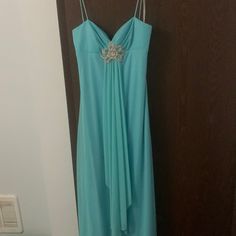 The Design On The Top Is Starting To Come Undone But A Few Touch Ups On It And It Will Be Brand New Again 2000s Homecoming Dress, Fancy Blue Dress, Quince Pics, 2012 Dress, Aquamarine Dress, Baddie Dresses, Thrift Clothes, 2000s Dress, Beautiful Prom Dress