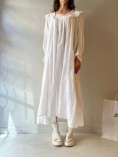 - Hopeless Romantic white long sleeve maxi dress - No fabric content tags but feels like 100% cotton - Tagged S Bust: 24" Length: 35.5" We are not responsible for lost, stolen, or damaged packages once they have been shipped. Any additional customs duties or taxes incurred on international orders are the responsibility of the buyer. Please note that our items are vintage and may have minor flaws or imperfections due to their age, which adds to their unique character. Billowy Cotton Long Sleeve Dresses, Billowy Long Sleeve Cotton Dress, Cotton Billowy Long Sleeve Dress, Billowy Cotton Dress For Fall, White Cotton Midi Dress For Fall, White Billowy Long Sleeve Maxi Dress, Cotton Long Sleeve Maxi Dress, White Relaxed Fit Maxi Dress With Long Sleeves, Billowy Long Sleeve Maxi Dress For Daywear