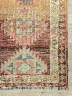 RUSTIC GEOMETRIC WOOL BOHEMIAN TURKISH HANDMADE COLORFUL OUSHAK RUG RUNNER. Origin: East Anatolia / Turkey  Size: 2'9"x12'10'' feet  /   85x388 cm Colors: Tan, pink, green, gray, silvery faded blue, orange, beige Age: About 50 years old Material: Organic wool and cotton Condition: Low Pile  Design: Traditional Turkish  Care: Only Dry Cleaning Item Code: R762GIYH FREE and FAST SHIPPING with via Fedex or USPS and ITEM WILL BE DELIVERED within 3 or 5 business days. ACCEPTED PAYMENT: ETSY PAYMENTS a Colorful Hallway, Flor Design, Corridor Rug, Cleaning Items, Farmhouse Rugs, Wool Runners, Unique Home, Rug Boho, Kitchen Rug