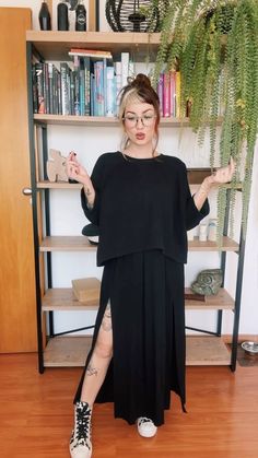 Casual Natural Style, Alternative Work Outfit Professional, Sophisticated Alternative Fashion, Mom Grunge Style, Elder Emo Style, Mid Size Alternative Fashion Summer, Minimalist Goth Aesthetic, Witchy Professional Outfits, Shapeless Outfit