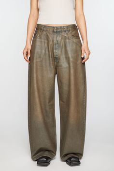 Acne Studios mid blue jeans are cut to a super baggy fit with a mid-waist, super wide leg and long length. The 2023 jeans are crafted from non-stretch denim made of cotton, detailed with coated finish throughout. FN-UX-5PKT000044 2023 Jeans, Baggy Fit Jeans, Denim Pants Fashion, Suit Jacket Dress, Denim T Shirt, Oversized Style, Sleeveless Tshirt, Clothes Collection, Baggy Fits