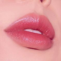 Pretty Lips Aesthetic, Pink Lip Aesthetic, Lips Aesthetic, Pink Lips Makeup, Korean Lips, Lips Photo, Beauty Hacks Lips