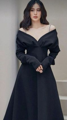 Fashion Top Outfits, Fancy Dresses Long, Woman Suit Fashion, Girly Dresses, Quick Outfits, Pretty Prom Dresses, Dresses 2024, Glam Dresses, Black Dresses