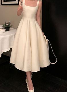 Vintage Inspired Dresses Formal, Tea Length Cocktail Dresses Formal, Formal Ankle Length Dress, Tea Length Wedding Gown, Vestidos Vintage Aesthetic, Formal Dresses Elegant Classy, Graduation Dresses Aesthetic, Dress Outfits For Graduation, Vestido Aesthetic Vintage