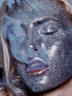 jjunymuustardd: Charlotte Free by Donna Trope. Glitter Wallpaper Iphone, Arte Glitter, Charlotte Free, Foto Art, Glitter Makeup, Her Eyes, Purple Fashion