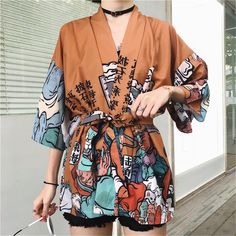 Bff Things, Kimono Outerwear, Traditional Japanese Kimono, Kimono Blouse, Egirl Outfits, Kawaii Shirts, Kimono Vintage, Women's Outfits