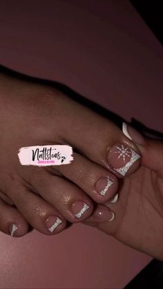 Xmas Toes Nails, Peppermint Toenails Nail Design, Christmas French Tip Toes, Christmas Toe Nails 2023, White Christmas Toe Nails, Toe Nails Ideas Christmas, Pedicure Designs Toenails Christmas, Pink Christmas Toe Nails, Winter Toe Designs