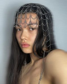 Diy Head Jewelry, Diy Head Jewelry Chain Headpiece, Diy Head Chain, Chain Mail Head Peice, Chainmaille Headpiece, Head Jewelry Headpieces, Chainmail Headpiece, Head Piece Fashion, Face Chain Jewelry