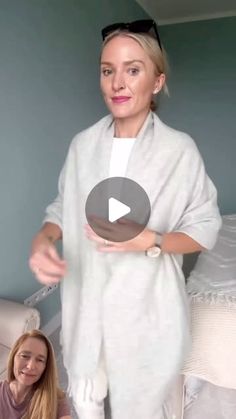 Thousands of Tips on Instagram: "How to transform a cardigan from a scarft

Credits@minidiamondblog

#LifeHack
#HomeRemedies
#LaundryTips
#LaundryHacks
#ClothingHacks
#FashionHacks
#QuickFix
#EasyFix
#SimpleSolution
#BeforeAndAfter
#AmazingResults
#MustTry
#ShareThis
#LikeAndShare
#FollowForMore
#TikTokMadeMeBuyIt #wintertips #bufanda #scarf #manta #mantel #comousar #howtouse #truco" Scarf Tips And Tricks, How To Wear A Blanket Scarf Tutorials, How To Tie A Shawl Wraps, Scarf To Cardigan, Shawl To Cardigan, Scarf Into Cardigan, How To Style A Scarf With A Dress, Scarf As A Cardigan, How To Wear A Shawl With A Dress